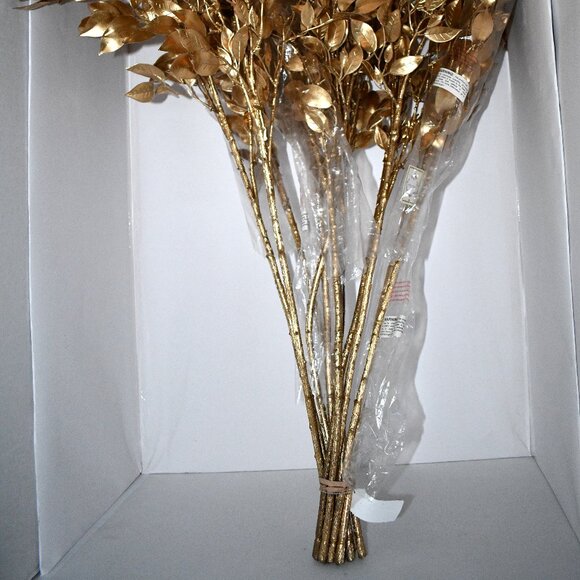 Mark Roberts Holliday Collection Shiny Olive Spray Pick,...